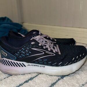 Brooks Glycerin GTS 20 size 8.5 navy and lilac
